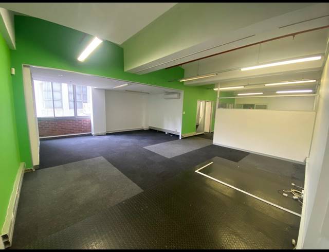 133M² OFFICE TO LET IN WOODSTOCK